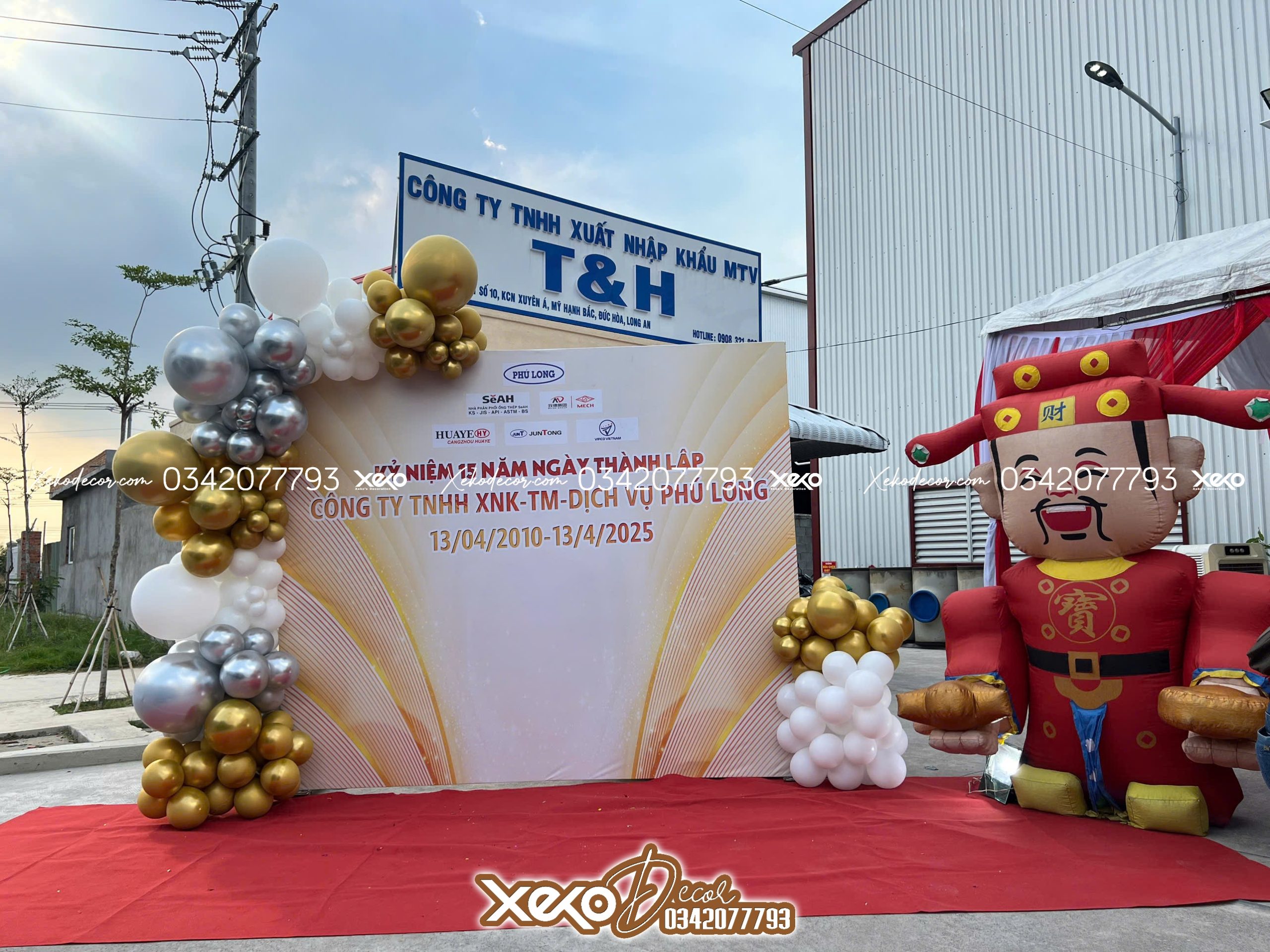 Trang trí khai trương giá rẻ 2025