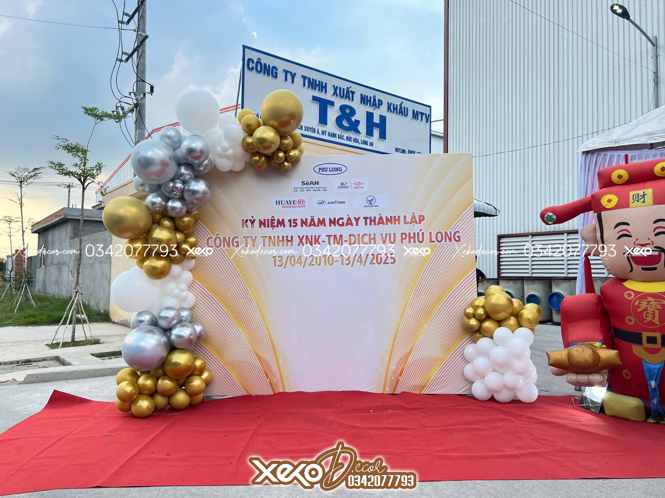 Trang trí khai trương giá rẻ 2025