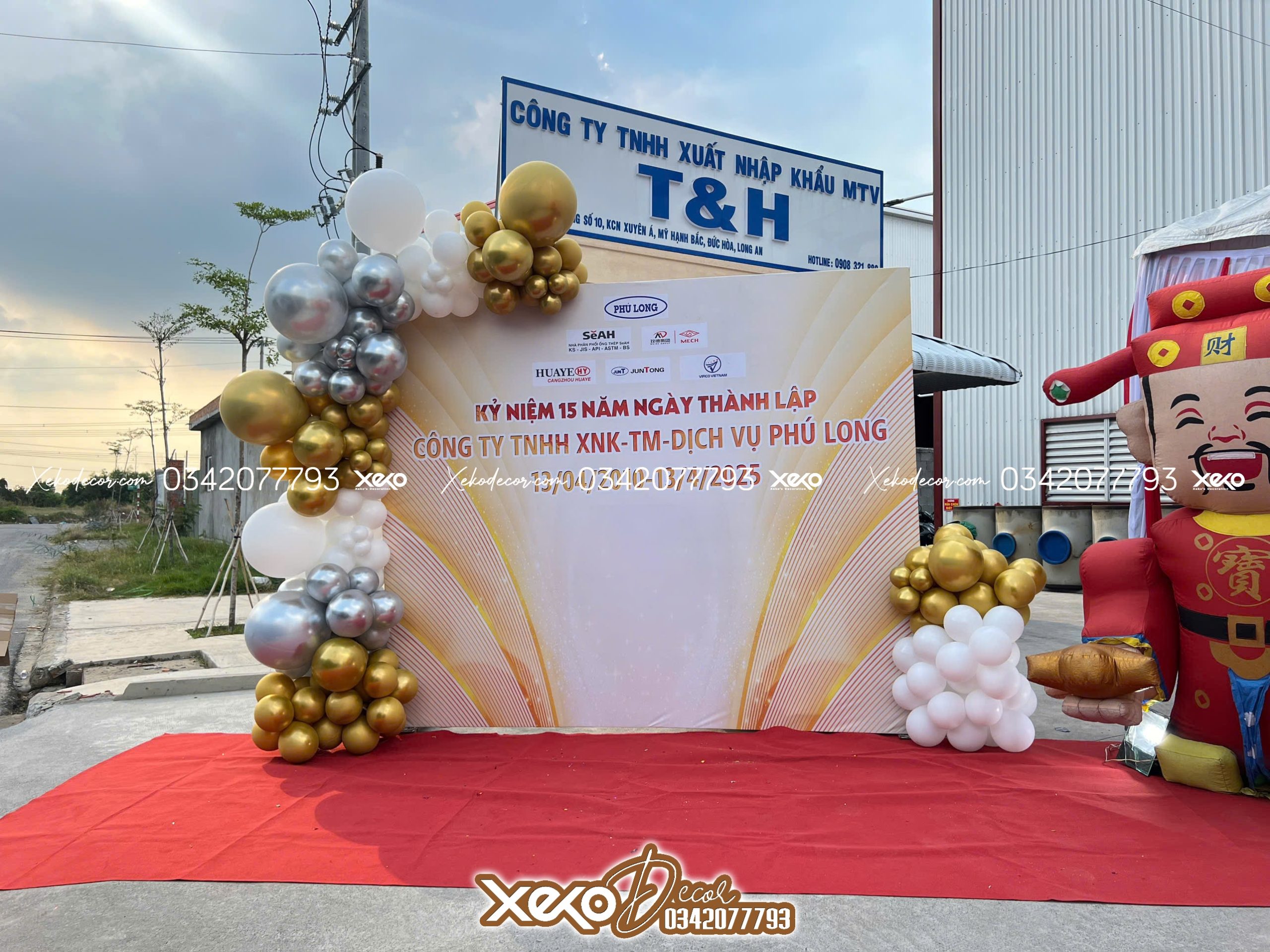 Trang trí khai trương giá rẻ 2025