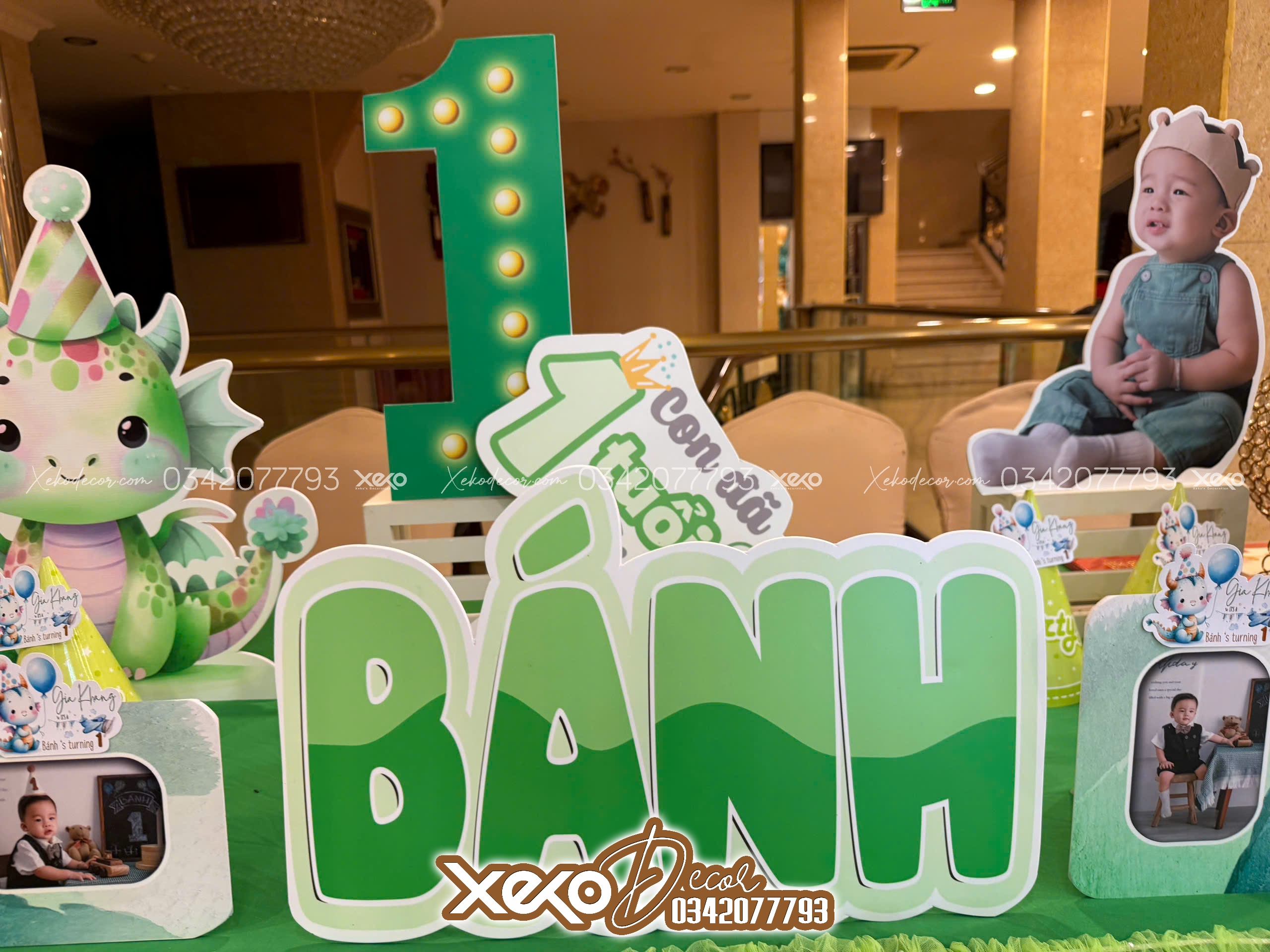 Bàn gallery tông xanh dành cho bé trai