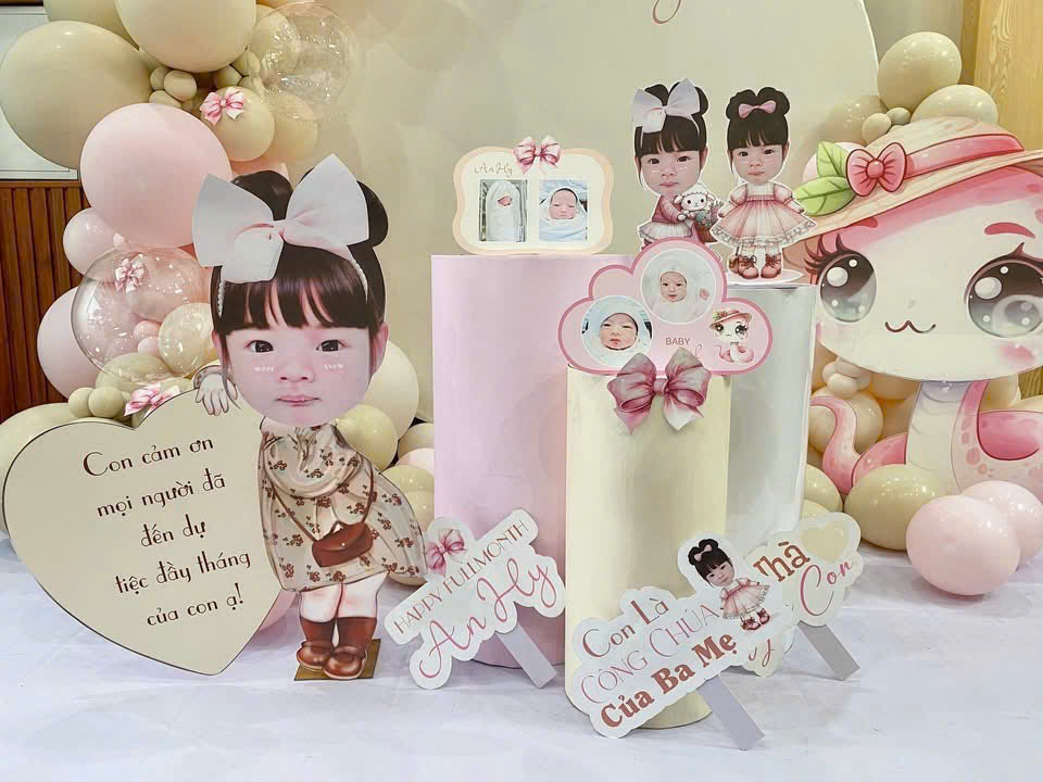 Trang trí đầy tháng chủ đề rắn cho bé An Hy