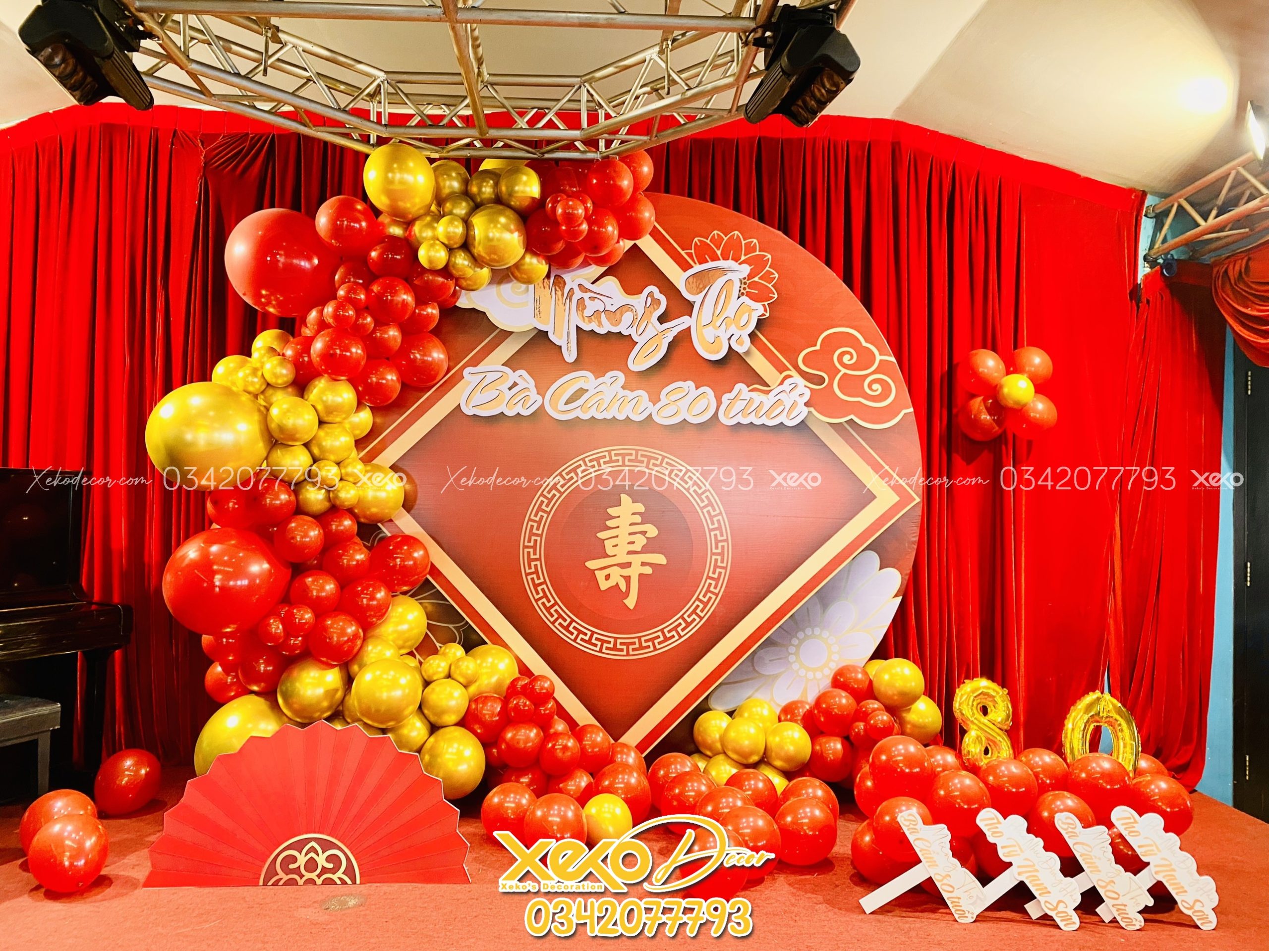 Trang trí background mừn thọ màu đỏ sang