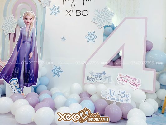 Trang trí sinh nhật bé gái chủ đề Elsa Thuỷ Tiên