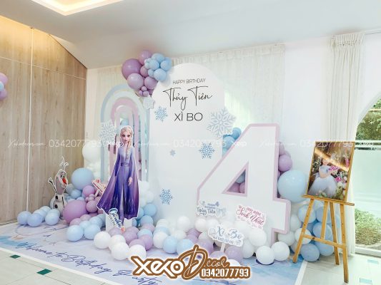 Trang trí sinh nhật bé gái chủ đề Elsa Thuỷ Tiên