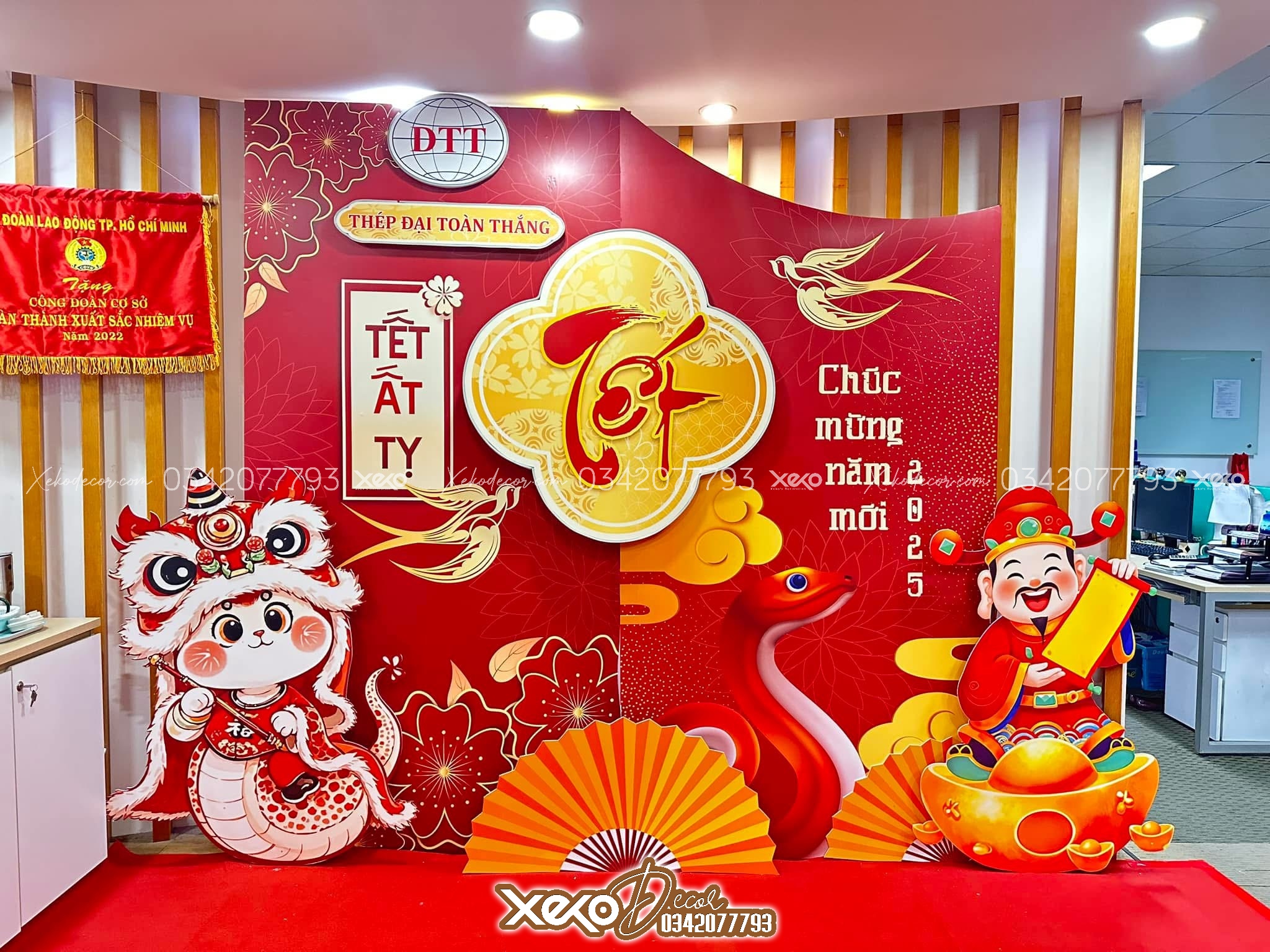 Trang trí góc check-in tân niên tone đỏ