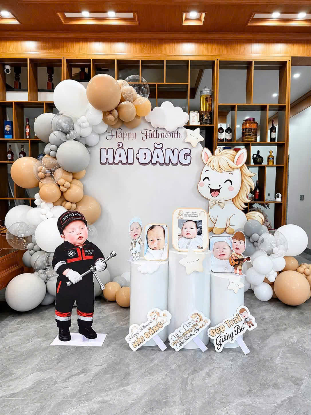 Mẫu Trang Trí Đầy Tháng Giá Rẻ Tone Nâu